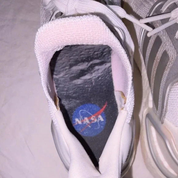 adidas Ultraboost 21 NASA Men's Running Shoes White Silver Orange US Size 8 - Picture 3 of 4